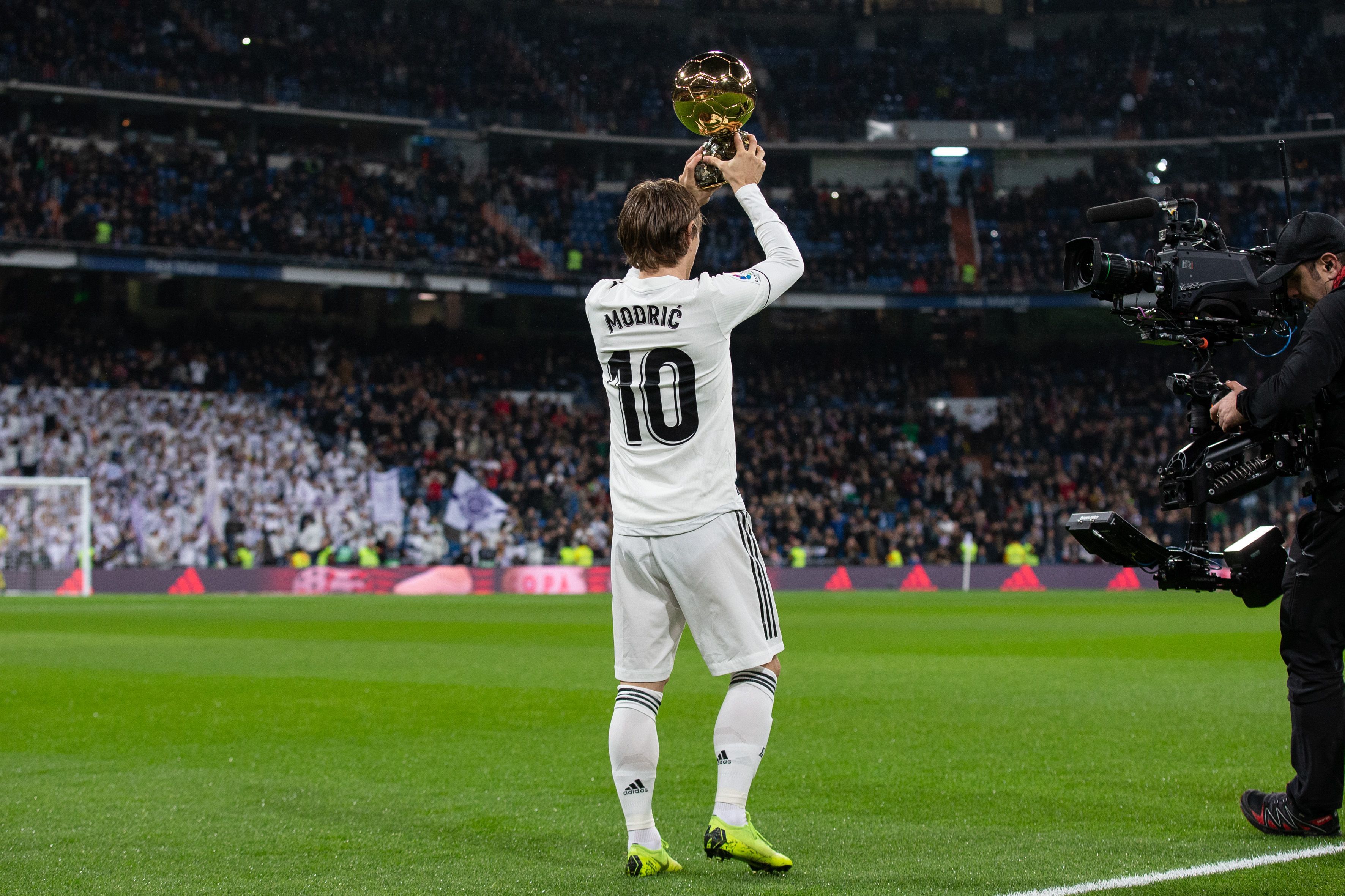 日职乙前瞻：熊本深红赢球确定保级，甲府风林已无欲无求