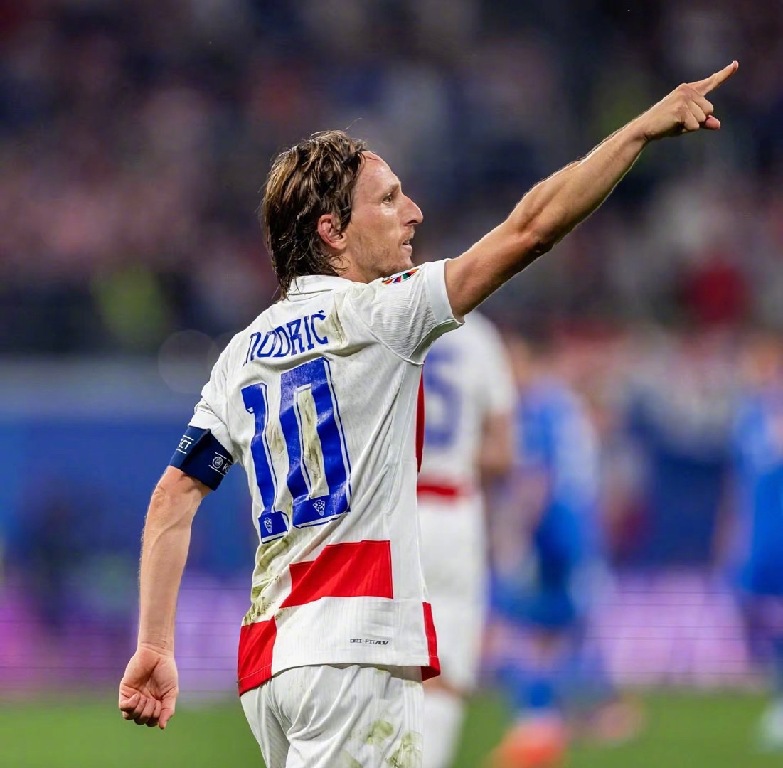 英超代表观战U15联赛后评价：中国球员纪律性强；教练需把决策权交给球员