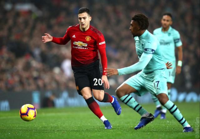 媒体人：李贤重几乎以一己之力摧毁中国男篮的外线防守